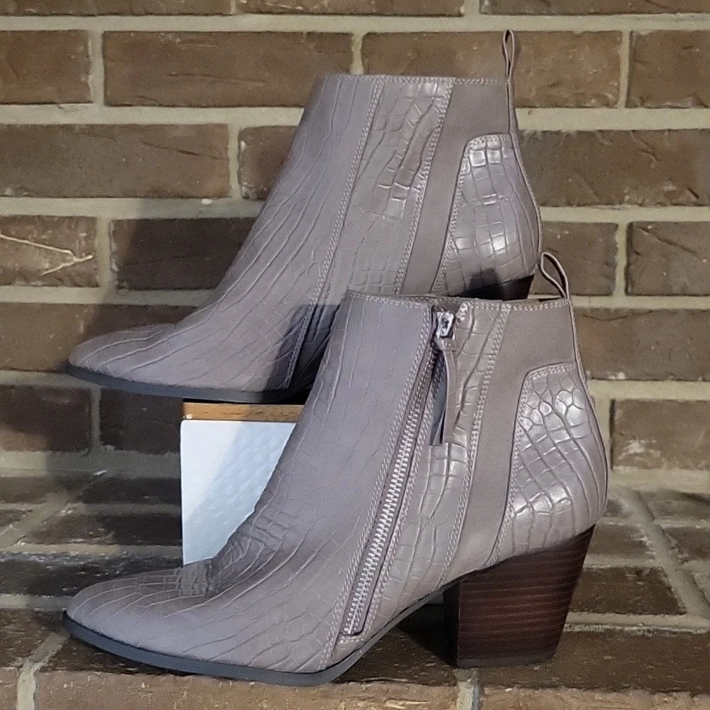 Bella Vita Everest Ankle Zip Boots‎ Gray Size 9.5